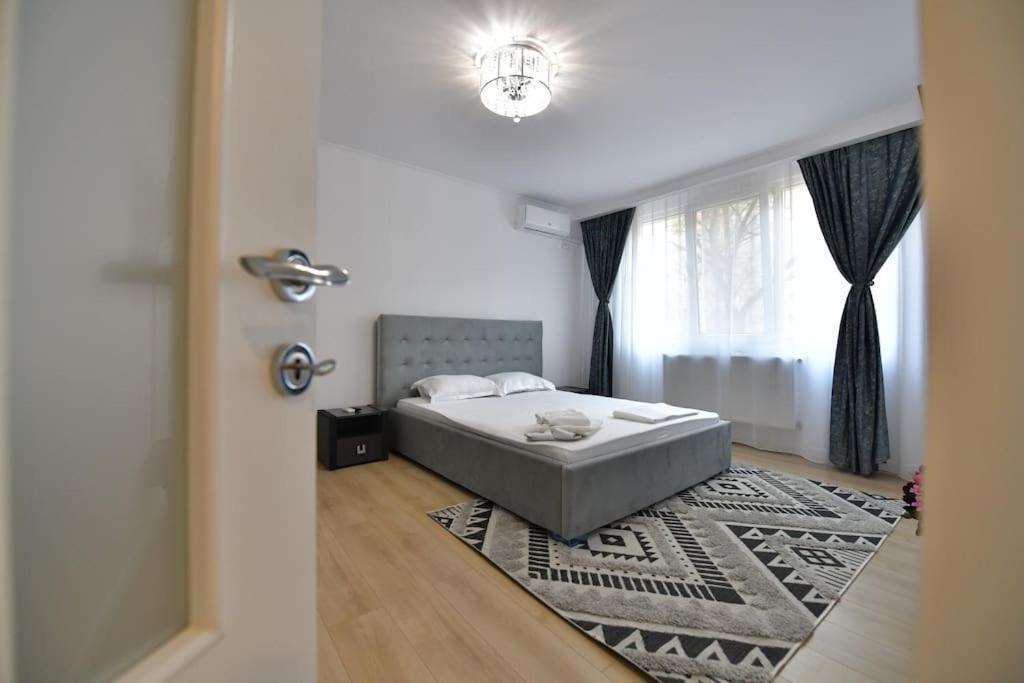 Luxury Studio / M Romancierilor Bucharest Luaran gambar