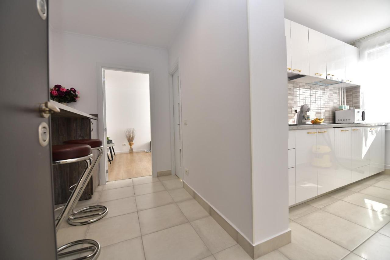 Luxury Studio / M Romancierilor Bucharest Luaran gambar
